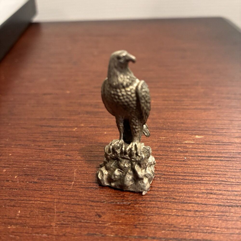 Vintage Solid Pewter American Bald Eagle Wildlife Bird Diorama Figure. 1.5 Inch